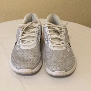 Nike Training Flex TR 7 gray mesh tennis Sz 8